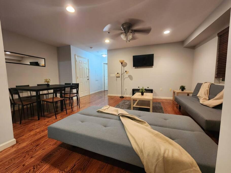 Luxury 2 Bed Apt, Mins To Nyc! Union City Zewnętrze zdjęcie